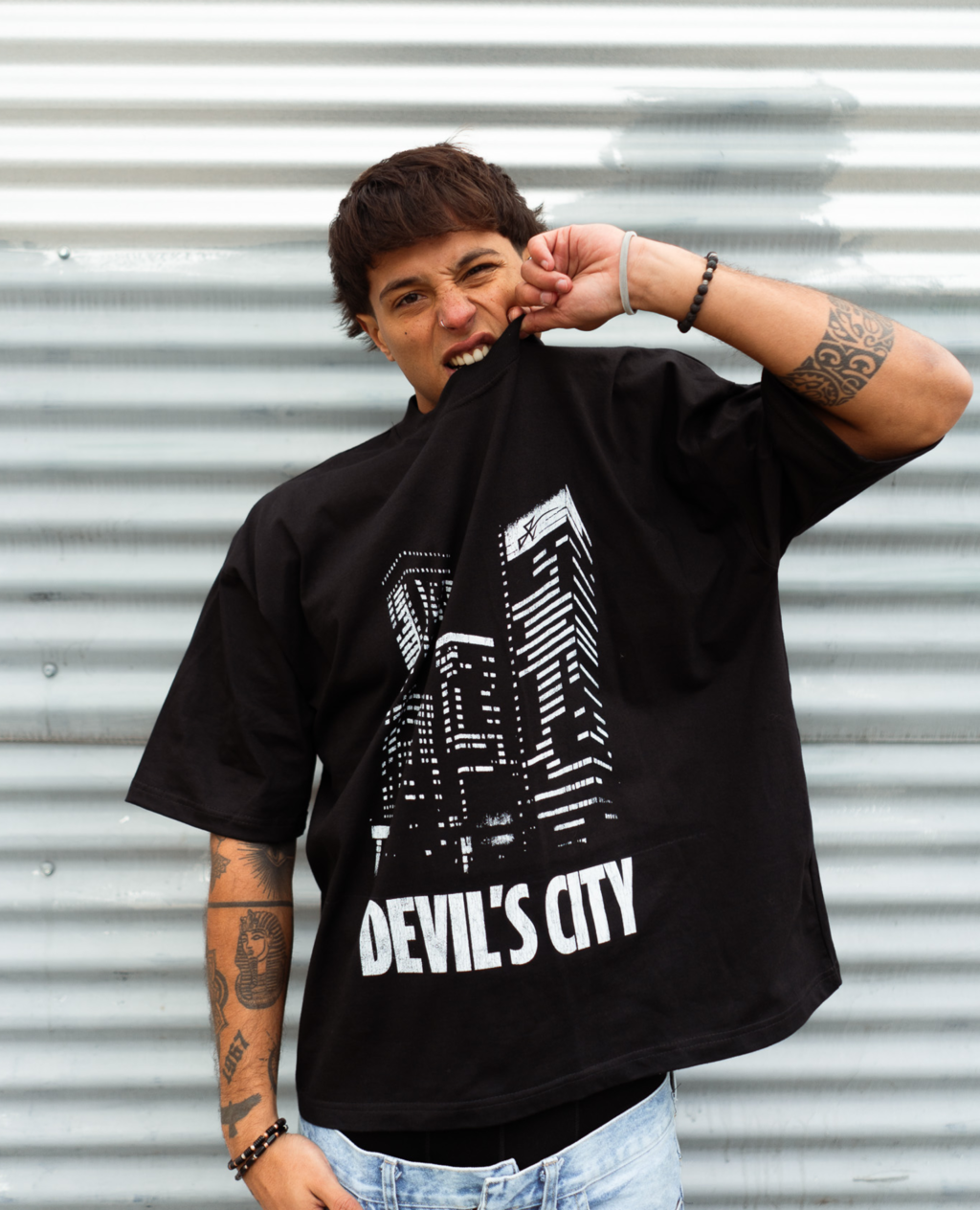 REMERA DEVILS CITY